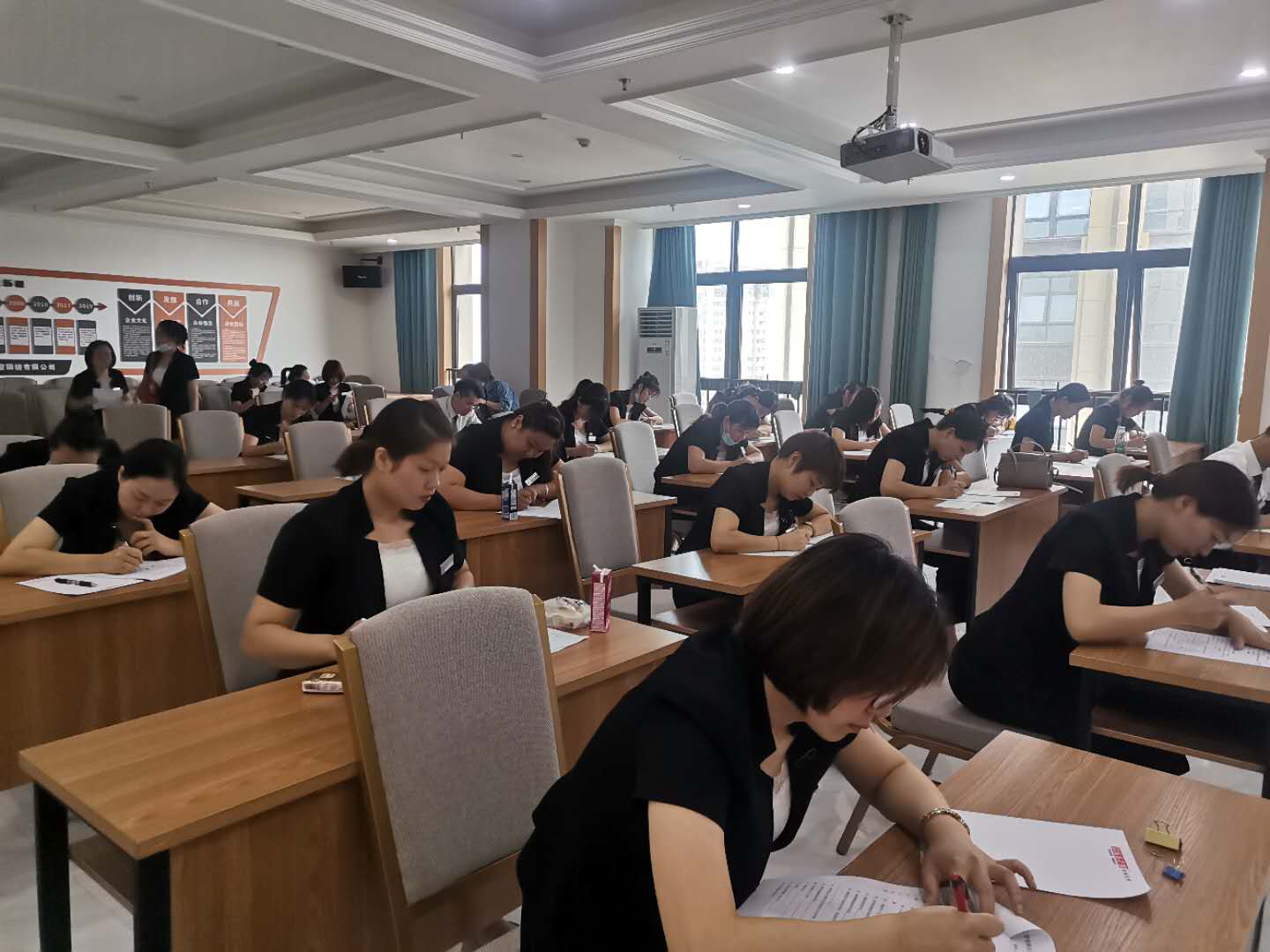微信图片_20200630194800.jpg